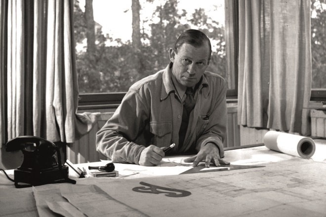 Финский архитектор и дизайнер Алвара Аалто