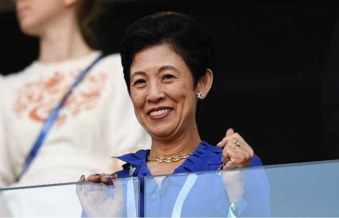 Принцесса японского императорского двора тоже болеет за свою команду