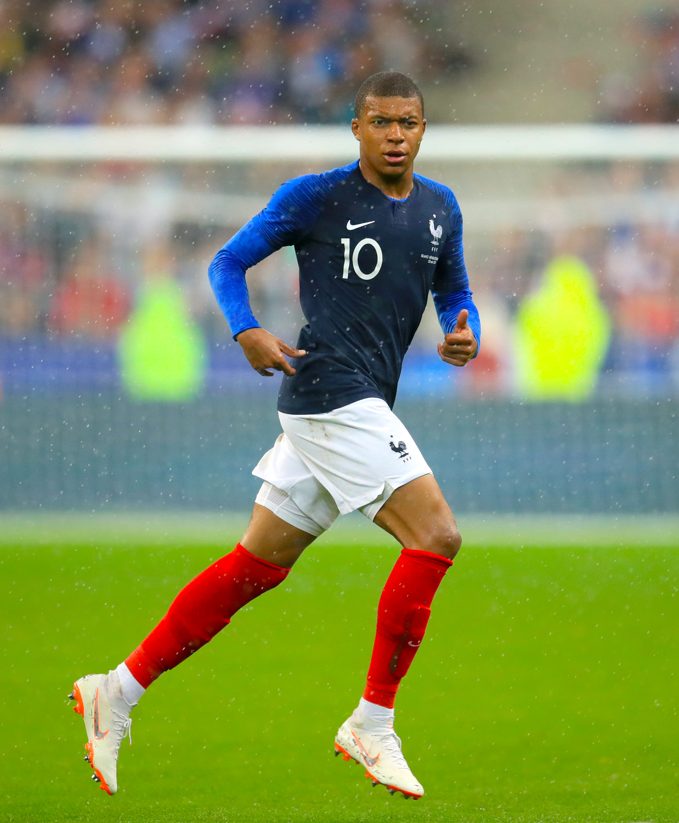 Мбаппе сломал ногу. Mbappe финал. Бутсы мбаппе 2022. Килиан мбаппе ноги. Килиан мбаппе реал мадрид.