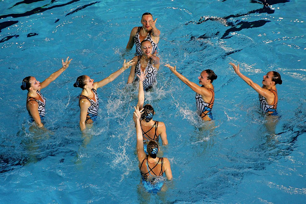 Российская сборная также завоевала золото в произвольной программе в финале соревнований по синхронному плаванию на ХХХ Олимпийских играх