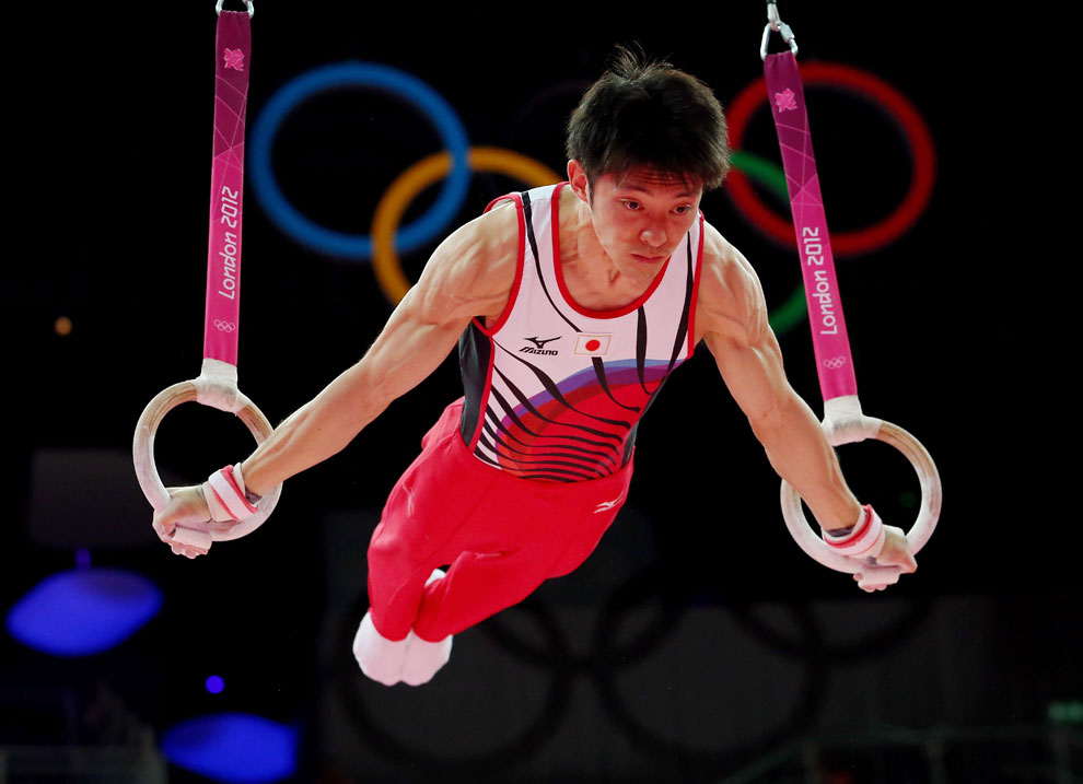 Японец на кольцах, художественная гимнастика, фото