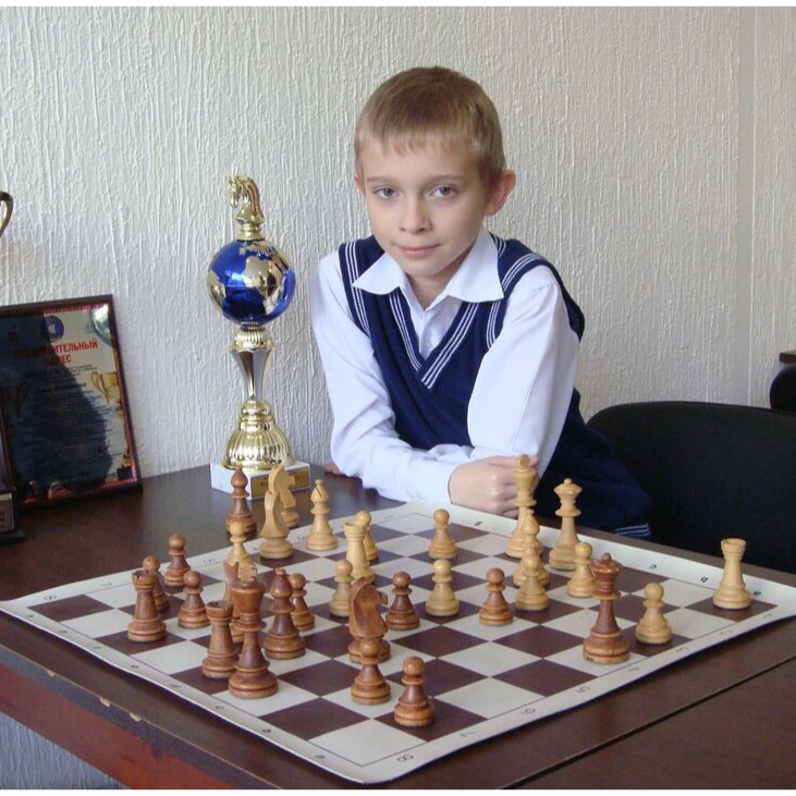 Чемпион по шахматам играть