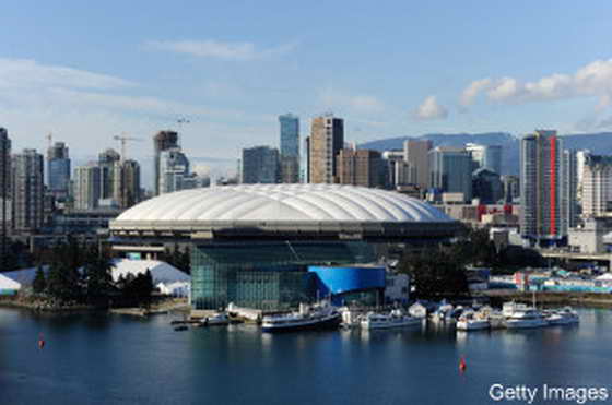 Куполообразная арена BC Place в центре Ванкувера - место проведения церемонии открытия Зимних Олимпийских игр