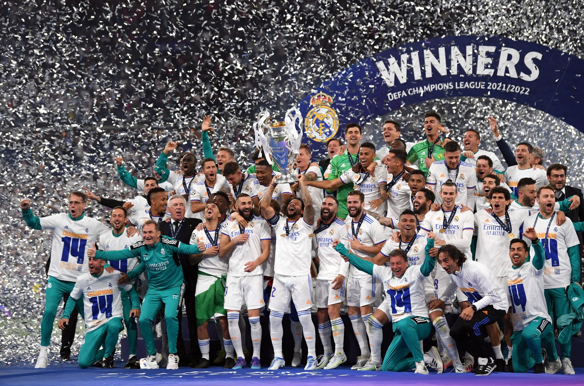 Кто выиграл лигу чемпионов 2023. Реал Мадрид победа в Лиге чемпионов 2022. Реал Мадрид победитель ЛЧ 2022. Реал Мадрид победитель Лиги чемпионов 2022. Реал Мадрид лига чемпионов 2022 финал.