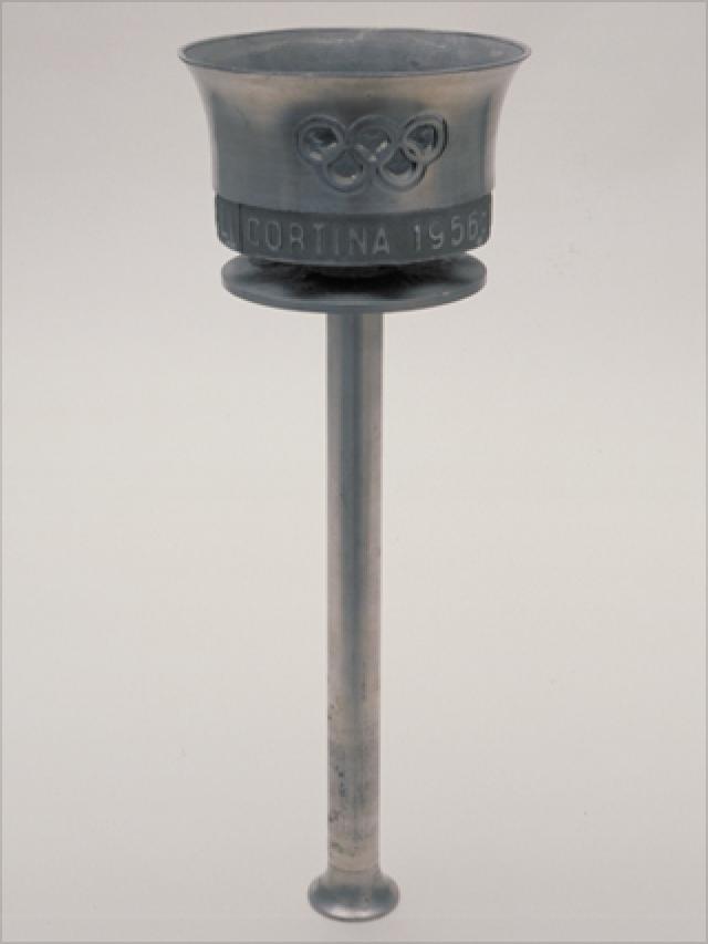 Олимпийский факел: дизайн и истории создания с 1936 по 2012гг.