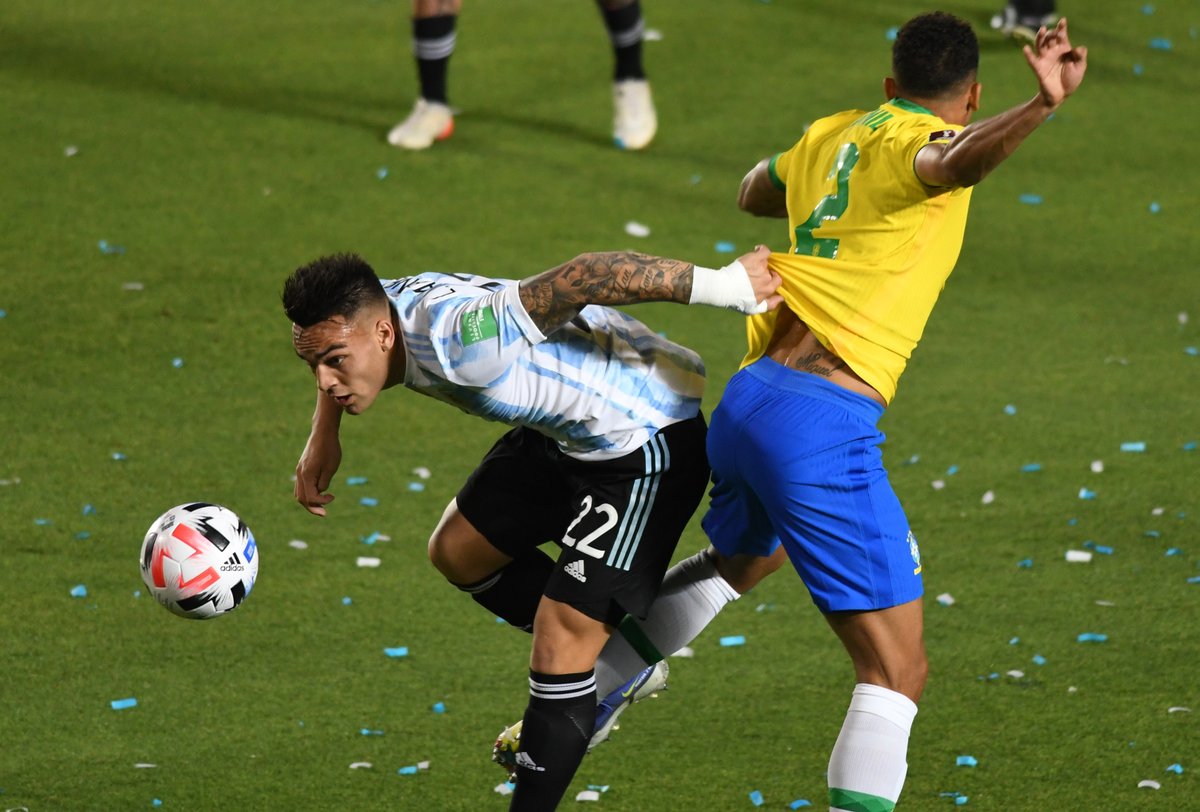 Матч Аргентина Бразилия 2022. Аргентина Бразилия 2022. Футбол Бразилия Аргентина 2022. Аргентина ЧМ 2022.