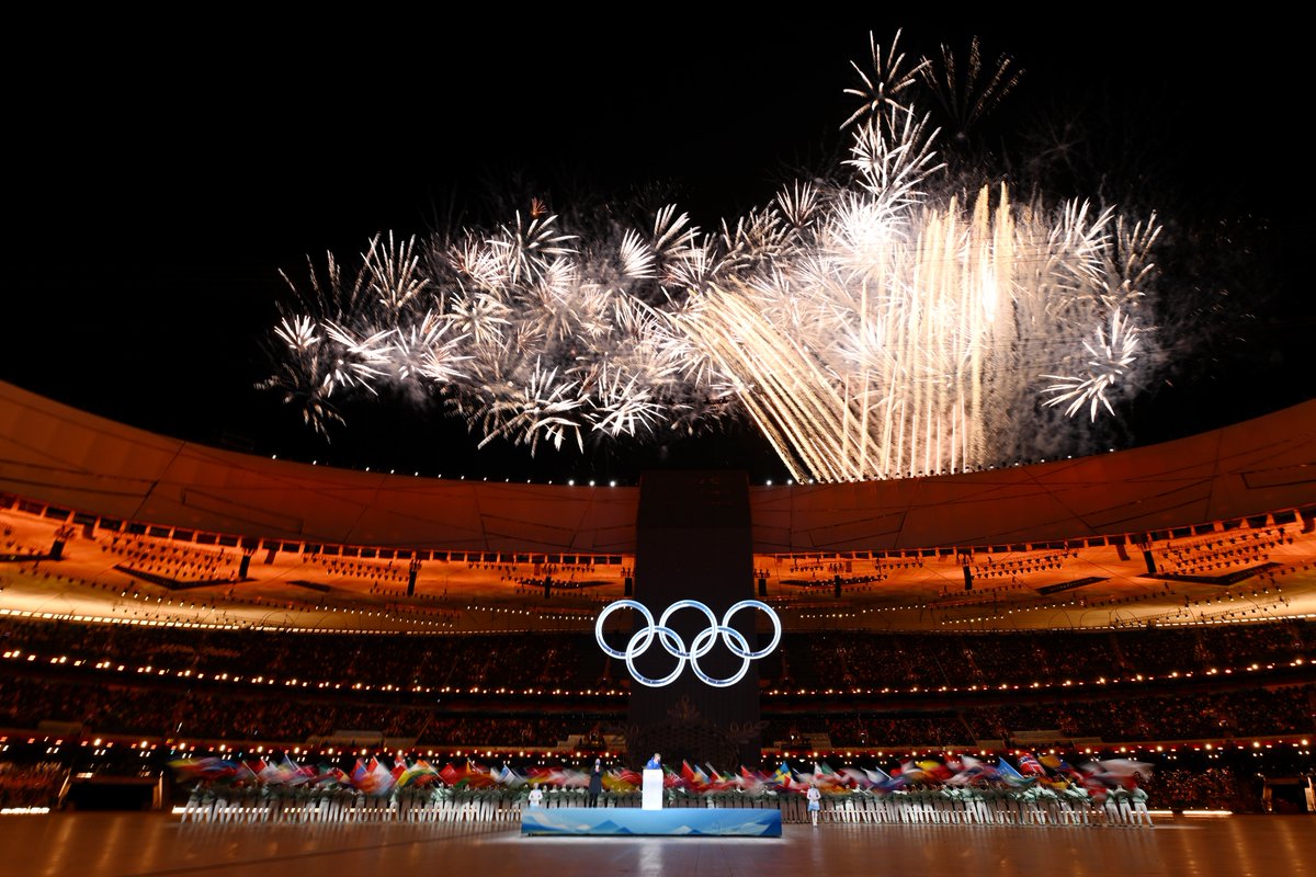 Какие олимпиады 2022. Олимпийские игры в Пекине 2022. Факел зимних Олимпийских игр в Пекине 2022. Пекин 2008 2022.