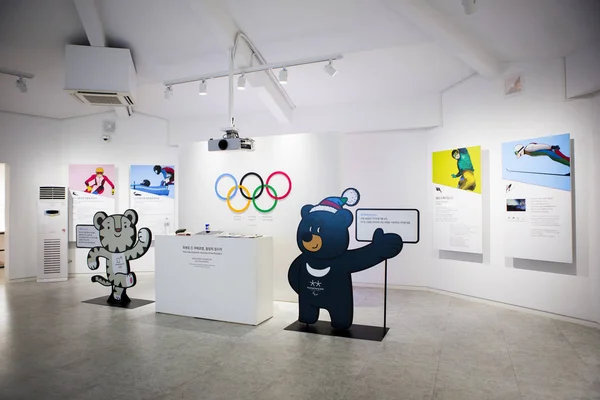 Талисманы зимних Олимпийских игр 2018 года в городе Pyeongchang — стоковое фото