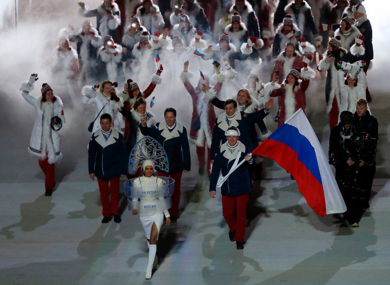 В каком году международный олимпийский комитет принял решение о проведении зимних олимпийских игр